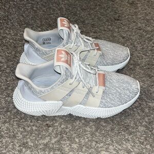 Women’s adidas size 6